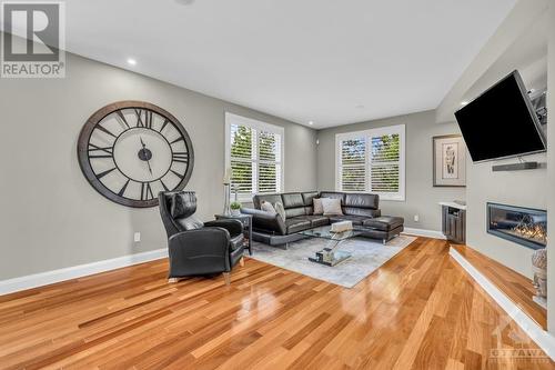 5 Fairfax Avenue, Ottawa, ON - Indoor Photo Showing Living Room With Fireplace