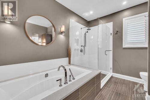 5 Fairfax Avenue, Ottawa, ON - Indoor Photo Showing Bathroom