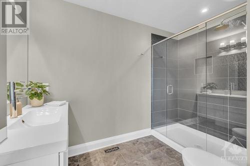 5 Fairfax Avenue, Ottawa, ON - Indoor Photo Showing Bathroom