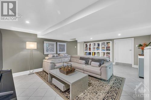 5 Fairfax Avenue, Ottawa, ON - Indoor Photo Showing Living Room