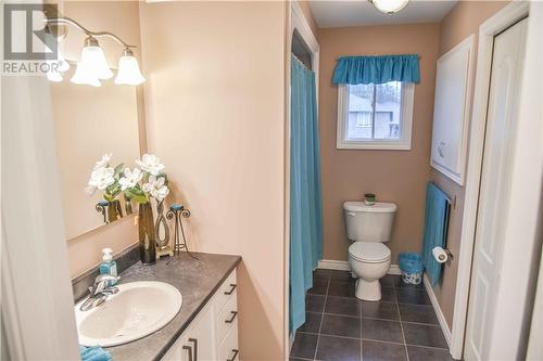 60 Spruce Street, Petawawa, ON - Indoor Photo Showing Bathroom