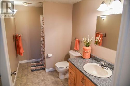 60 Spruce Street, Petawawa, ON - Indoor Photo Showing Bathroom