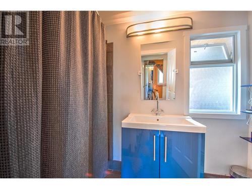 4218 Bella Vista Road, Vernon, BC - Indoor Photo Showing Bathroom