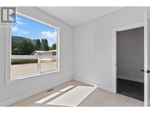 1840 10 Street Sw Unit# 19, Salmon Arm, BC - Indoor Photo Showing Other Room