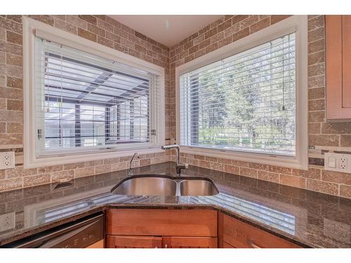 5808 Rocky Mountain Way, Fairmont Hot Springs, BC - Indoor Photo Showing Kitchen With Double Sink