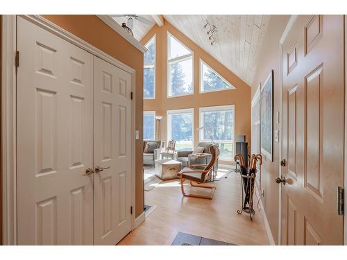 5808 Rocky Mountain Way, Fairmont Hot Springs, BC - Indoor Photo Showing Other Room