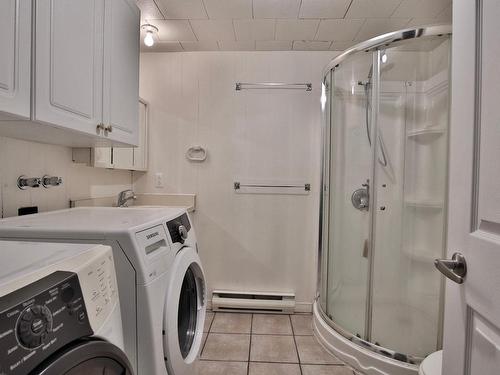 Bathroom - 5960 Rue Lafleur, Saint-Hyacinthe, QC - Indoor Photo Showing Laundry Room
