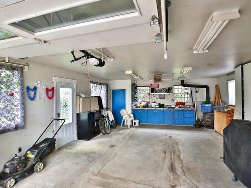 Garage - 5960 Rue Lafleur, Saint-Hyacinthe, QC - Indoor Photo Showing Garage