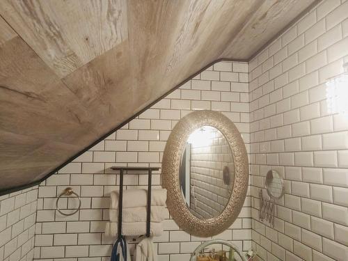 7500 Rivercrest Road, Radium Hot Springs, BC - Indoor Photo Showing Bathroom