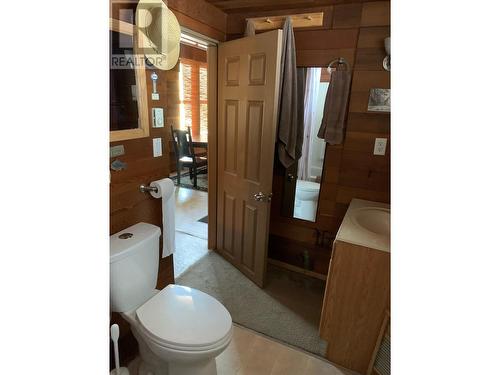 3933 Summers Creek Road, Princeton, BC - Indoor Photo Showing Bathroom