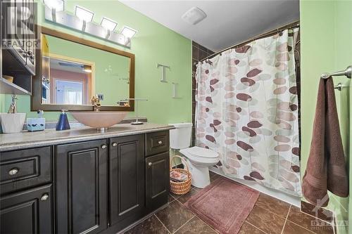 497 Princess Louise Drive, Ottawa, ON - Indoor Photo Showing Bathroom