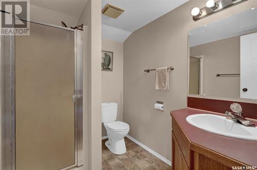 1661 Admiral Crescent, Moose Jaw, SK - Indoor Photo Showing Bathroom
