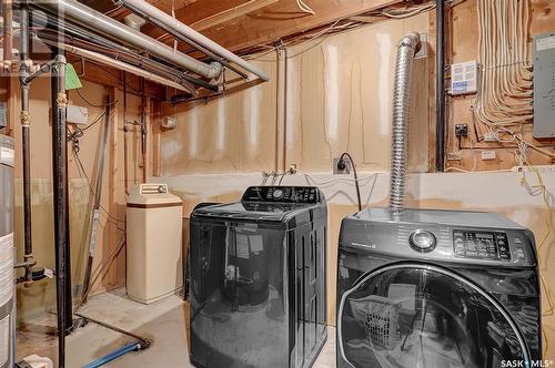 1661 Admiral Crescent, Moose Jaw, SK - Indoor Photo Showing Laundry Room