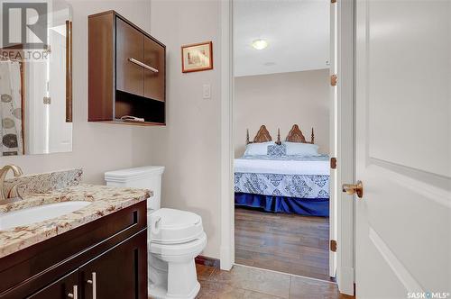 507 205 Fairford Street E, Moose Jaw, SK - Indoor Photo Showing Bathroom