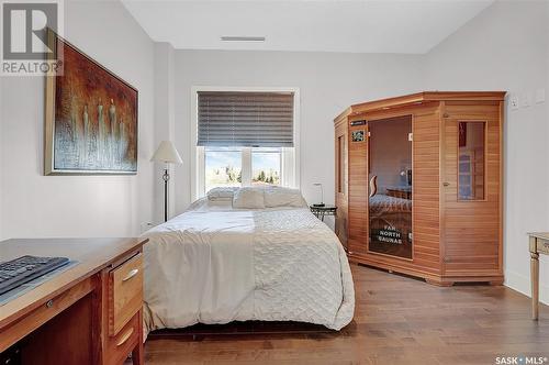 507 205 Fairford Street E, Moose Jaw, SK - Indoor Photo Showing Bedroom