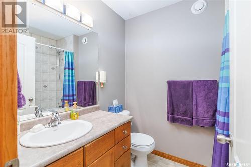 3322 37Th Street W, Saskatoon, SK - Indoor Photo Showing Bathroom