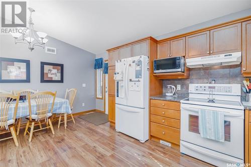 3322 37Th Street W, Saskatoon, SK - Indoor Photo Showing Kitchen