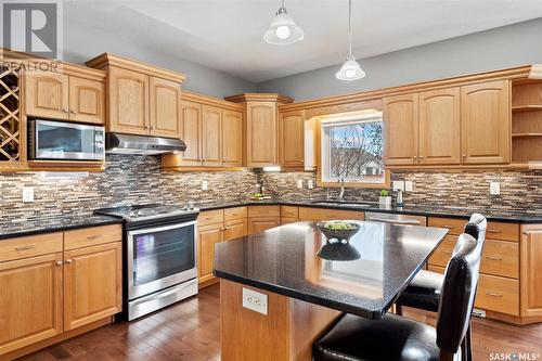 363 Pezer Cove, Saskatoon, SK - Indoor Photo Showing Kitchen With Upgraded Kitchen