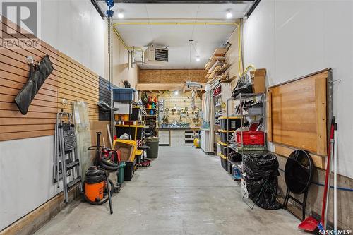 363 Pezer Cove, Saskatoon, SK - Indoor Photo Showing Garage