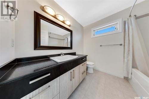 4018 33Rd Street W, Saskatoon, SK - Indoor Photo Showing Bathroom