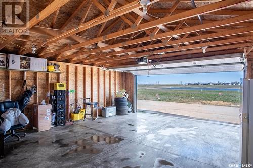 4018 33Rd Street W, Saskatoon, SK - Indoor Photo Showing Garage