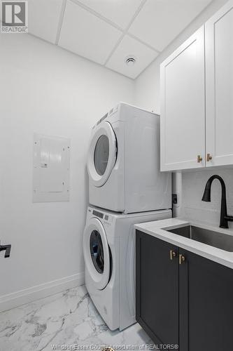 3817 Howard Unit# 111, Windsor, ON - Indoor Photo Showing Laundry Room