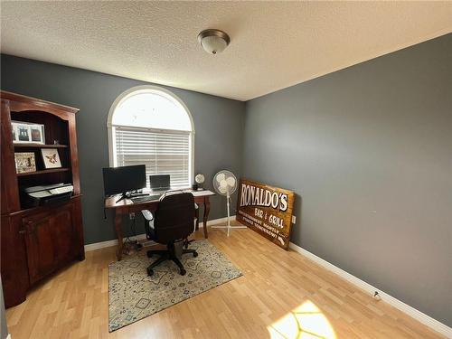 23 Willow Lane, Grimsby, ON - Indoor Photo Showing Office
