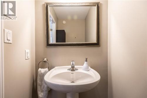 39 Winston Avenue, Petawawa, ON - Indoor Photo Showing Bathroom