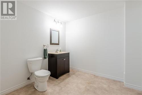 39 Winston Avenue, Petawawa, ON - Indoor Photo Showing Bathroom
