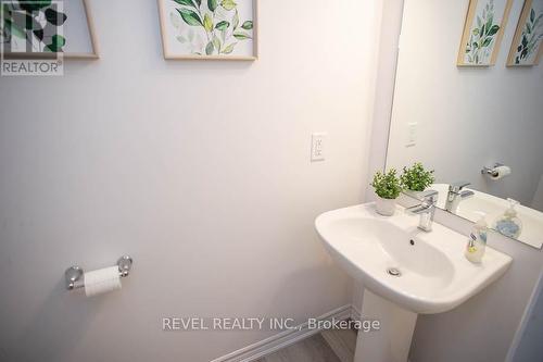 119 - 461 Blackburn Drive, Brantford, ON - Indoor Photo Showing Bathroom