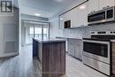 1701 - 49 Walnut Street S, Hamilton, ON  - Indoor Photo Showing Kitchen 