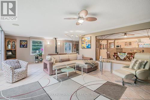 79 Stanley Road, Kawartha Lakes, ON - Indoor Photo Showing Living Room