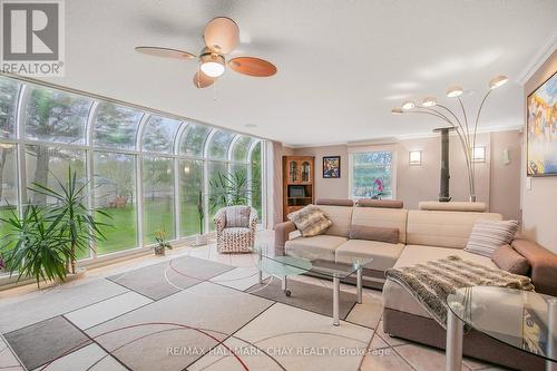 79 Stanley Road, Kawartha Lakes, ON - Indoor Photo Showing Living Room