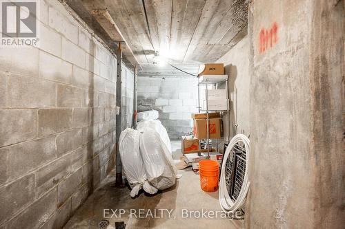 32 Case Street, Hamilton, ON - Indoor Photo Showing Bathroom