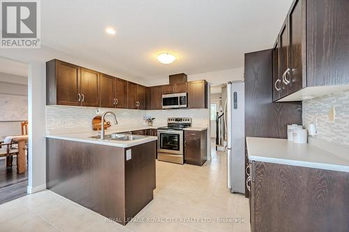 3 Creekside Drive, Guelph, ON - Indoor Photo Showing Kitchen