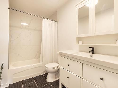 Ensuite bathroom - 118 Rue Berlioz, Montréal (Verdun/Île-Des-Soeurs), QC - Indoor Photo Showing Bathroom