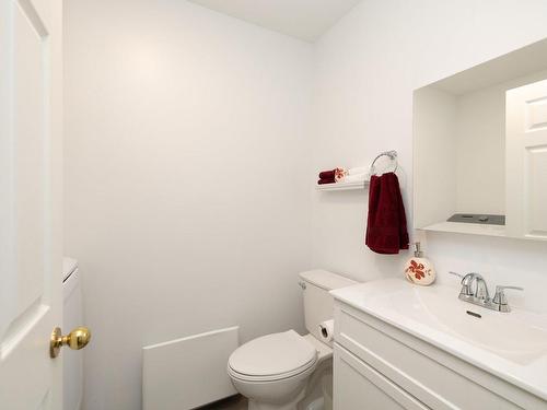 Salle d'eau - 2683 Rue Du Kentucky, Saint-Lazare, QC - Indoor Photo Showing Bathroom