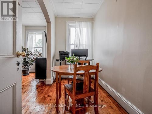 71 Oak Avenue, Hamilton, ON - Indoor Photo Showing Dining Room