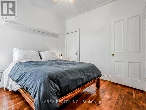 71 Oak Avenue, Hamilton, ON - Indoor Photo Showing Bedroom