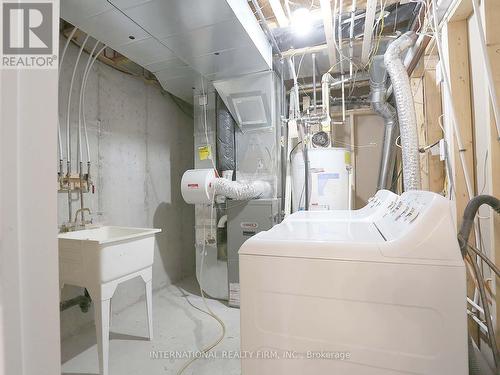 179 Patriot Place, Ottawa, ON - Indoor Photo Showing Laundry Room