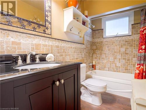 Main 4-piece bathroom - 351 Market Street, Saugeen Shores, ON - Indoor Photo Showing Bathroom