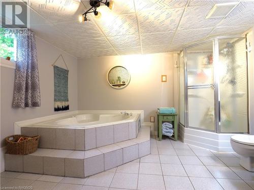 Large 4-piece bathroom in basement - 351 Market Street, Saugeen Shores, ON - Indoor Photo Showing Bathroom