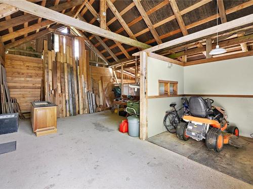 1560 Winchester Rd, Qualicum Beach, BC - Indoor Photo Showing Basement