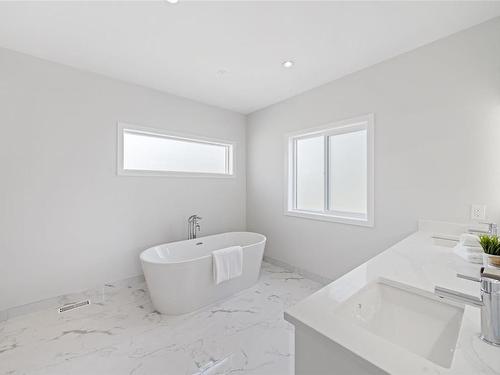 153 Olive St, Victoria, BC - Indoor Photo Showing Bathroom