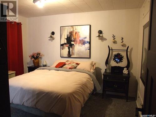 201 Main Street, Leader, SK - Indoor Photo Showing Bedroom