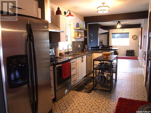 201 Main Street, Leader, SK - Indoor Photo Showing Kitchen With Double Sink