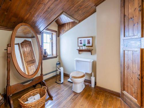 Bathroom - 1084 Ch. Du Grand-Ruisseau, Les Îles-De-La-Madeleine, QC - Indoor Photo Showing Bathroom