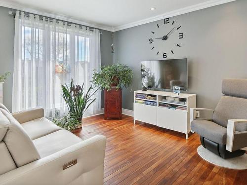 Living room - 7475 Rue Trudeau, Brossard, QC - Indoor Photo Showing Living Room