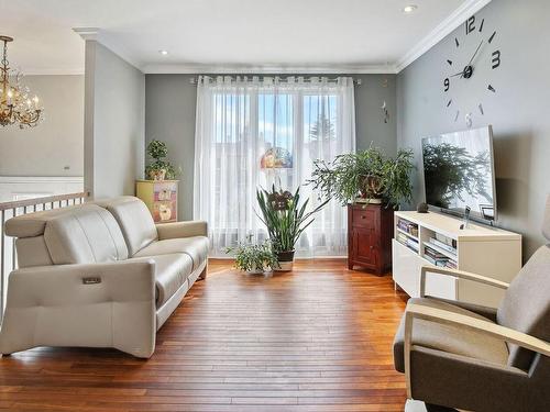 Living room - 7475 Rue Trudeau, Brossard, QC - Indoor Photo Showing Living Room