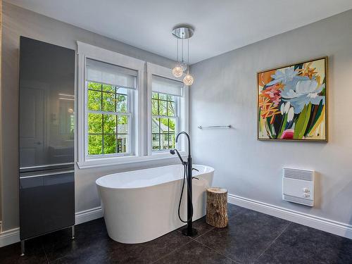 Salle de bains - 512 Rue Du Massif, Mont-Saint-Hilaire, QC - Indoor Photo Showing Bathroom